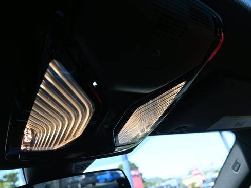 Used 2023 BMW M2 w/ Lighting Package RWD image 75