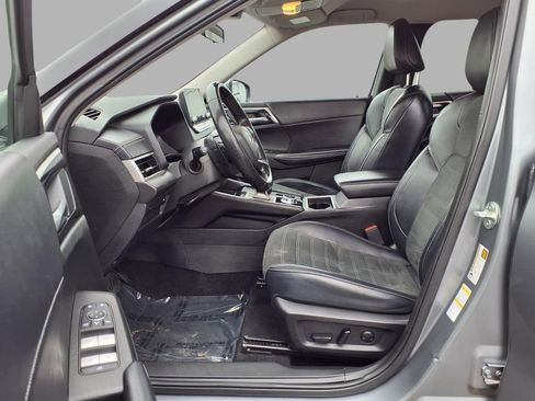 Used 2024 Mitsubishi Outlander SE image 22
