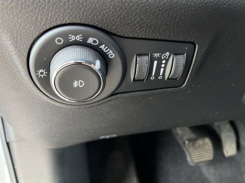 Used 2025 Jeep Compass Trailhawk AWD/4WD image 19