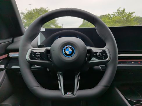 New 2027 BMW i5 M60 w/ M Sport Package AWD/4WD image 23