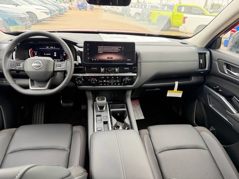 New 2026 Nissan Pathfinder SL FWD image 11