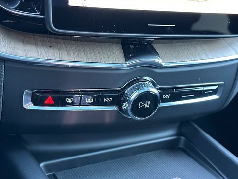 New 2026 Volvo XC60 B5 Plus w/ Protection Package Premier image 20