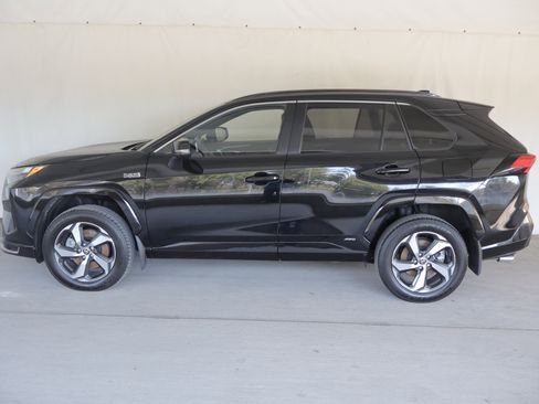 Used 2022 Toyota RAV4 SE AWD/4WD image 23
