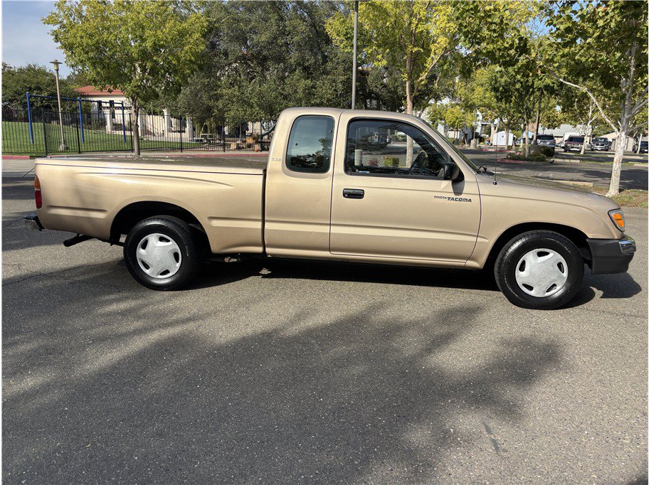 Used 1998 Toyota Tacoma 2WD Xtracab w/ SR5 Pkg image 5