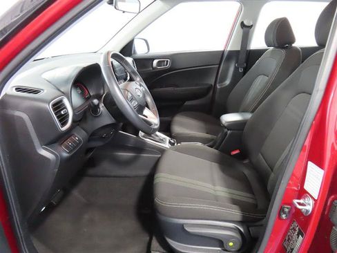 Used 2025 Hyundai Venue SEL FWD image 15