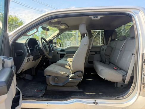 Used 2017 Ford F250 XLT AWD/4WD image 28