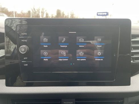 Certified 2025 Volkswagen Jetta S image 14