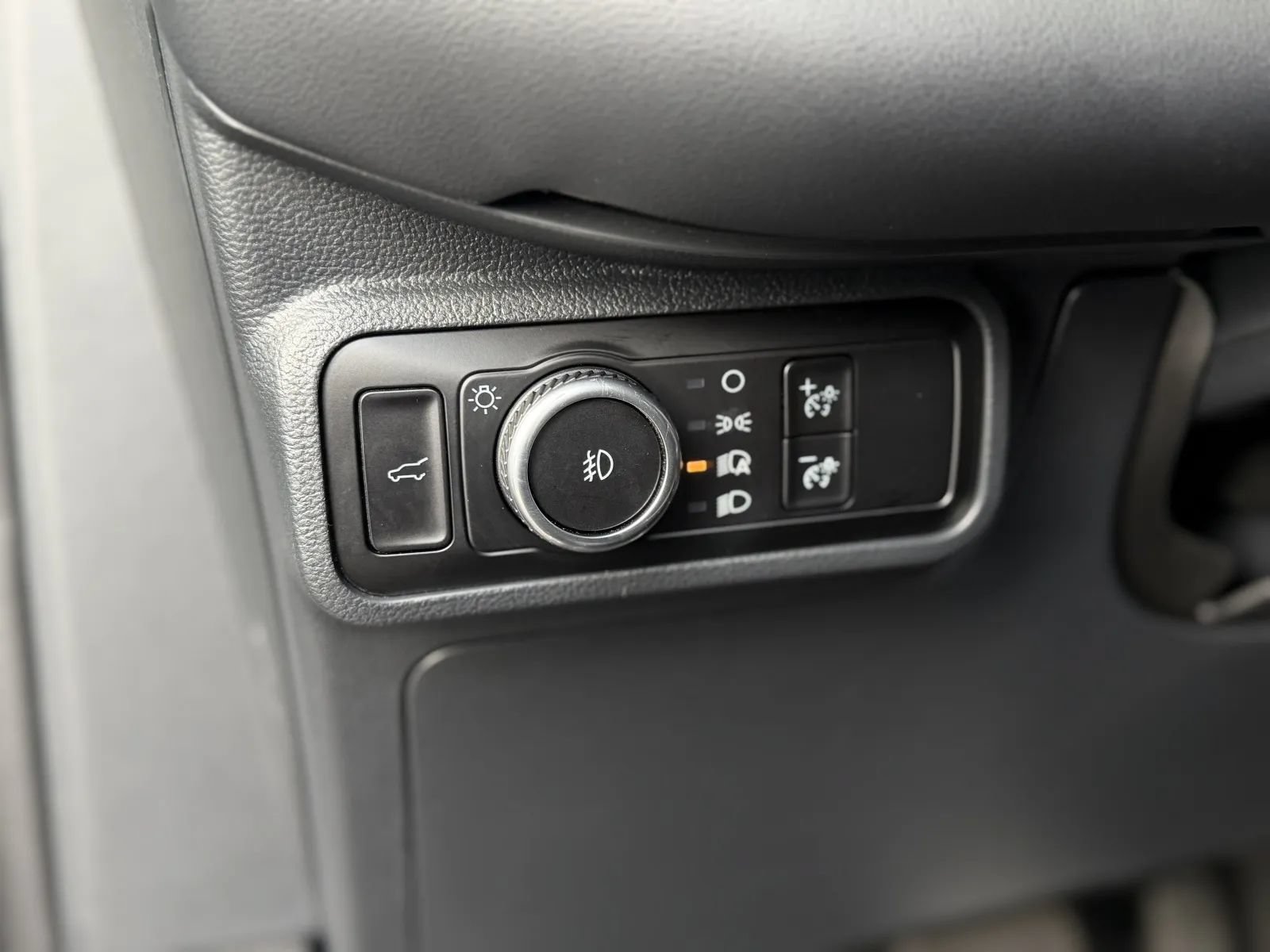 Used 2025 Ford Explorer ST AWD/4WD image 29