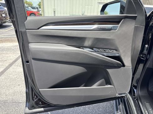 New 2026 Cadillac Escalade Luxury w/ Touring Package AWD/4WD image 19