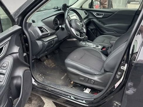 Used 2020 Subaru Forester Premium image 12