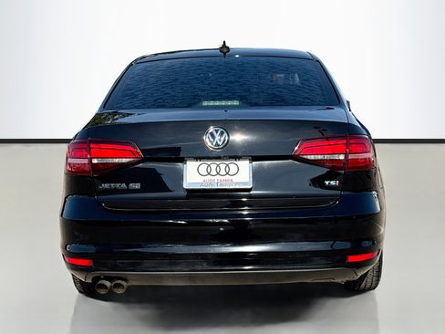 Used 2017 Volkswagen Jetta SE image 4