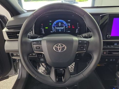Used 2025 Toyota Camry SE FWD image 26