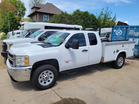 Used 2013 Chevrolet Silverado 3500 W/T image 27