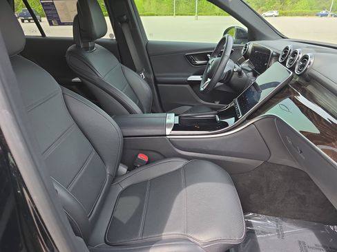 Used 2023 Mercedes-Benz GLC 300 4MATIC image 10