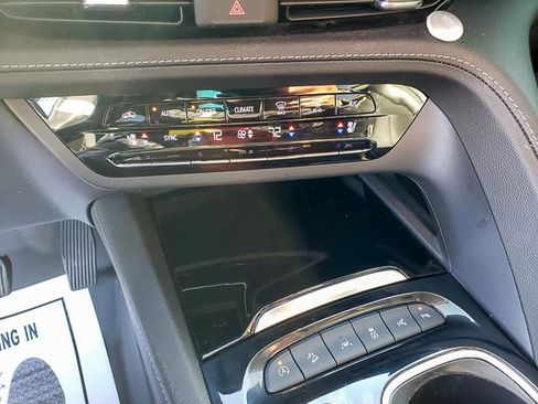 Used 2023 Buick Envision Avenir image 16