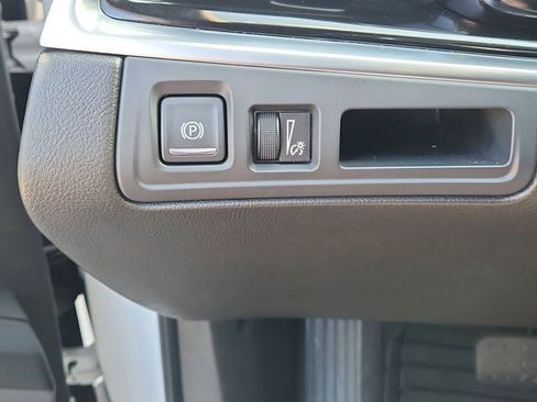 Certified 2023 Cadillac XT6 Luxury FWD image 23
