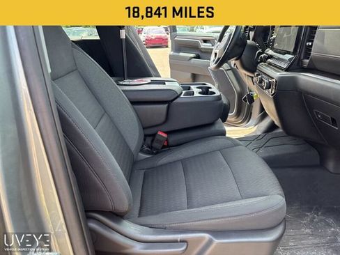 Used 2023 Chevrolet Silverado 1500 LT w/ Protection Package AWD/4WD image 4