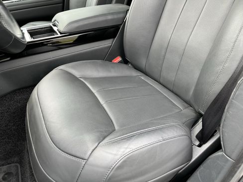 Used 2023 Land Rover Range Rover SE image 17