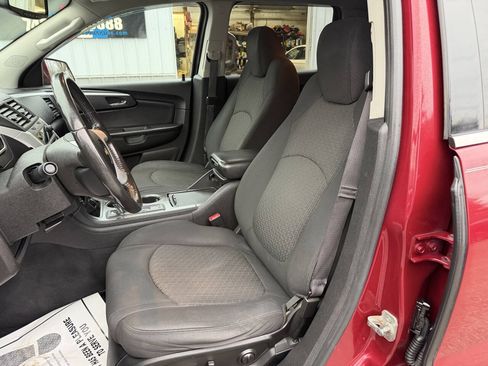 Used 2011 Chevrolet Traverse LT w/ LPO, 'HIT The Road' Package AWD/4WD image 4