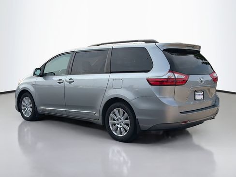 Used 2017 Toyota Sienna LE AWD/4WD image 14