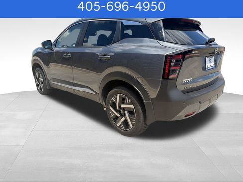 Used 2026 Nissan Kicks SV FWD image 3