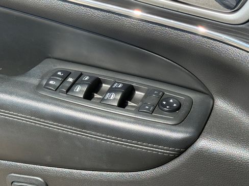 Used 2019 Jeep Grand Cherokee Limited w/ Luxury Group II RWD image 24