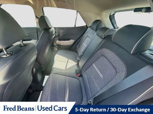 Used 2023 Hyundai Venue Limited w/ Cargo Package FWD image 28