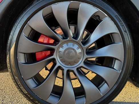 Used 2024 Tesla Model Y Performance image 21
