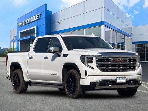 Used 2024 GMC Sierra 1500 Denali w/ Denali Reserve Package AWD/4WD image 9