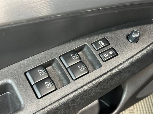 Used 2015 INFINITI Q40 w/ Moonroof Package image 30