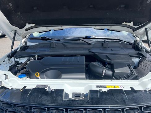 Used 2018 Land Rover Discovery Sport HSE AWD/4WD image 18