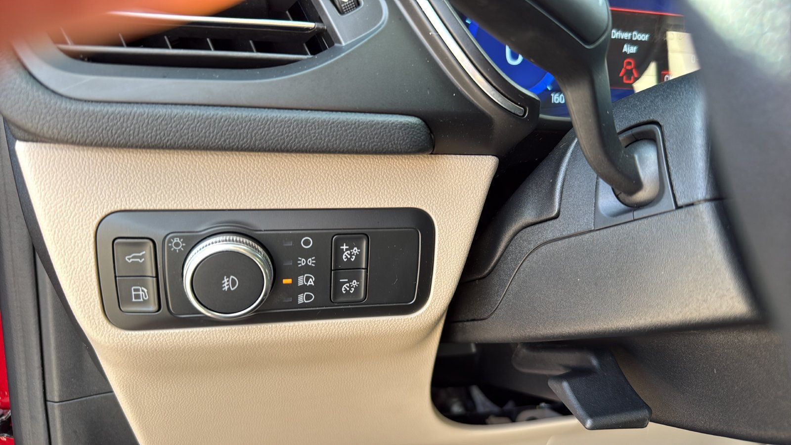 Used 2020 Ford Escape Titanium FWD image 15