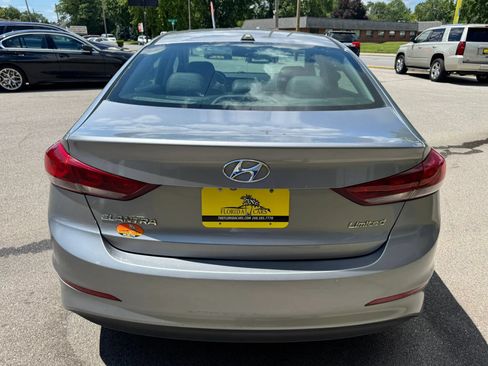 Used 2017 Hyundai Elantra Limited w/ Limited Tech Package 04 FWD image 7