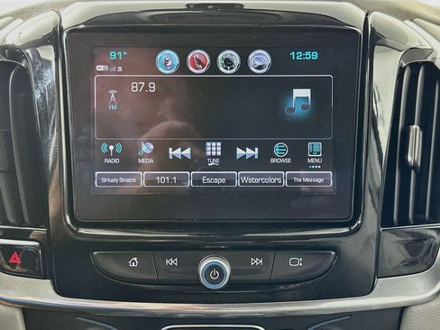 Used 2019 Chevrolet Traverse LT FWD image 18