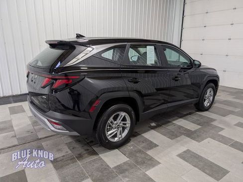 Used 2025 Hyundai Tucson SE image 4