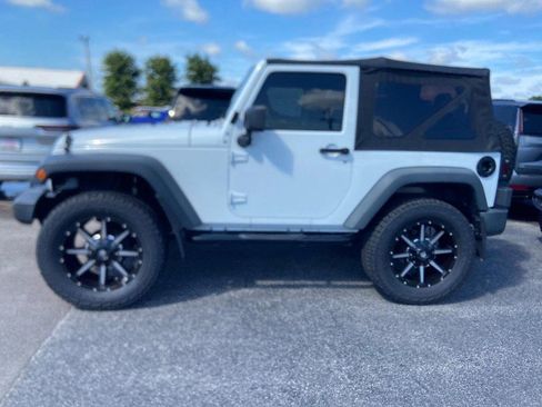 Used 2015 Jeep Wrangler Sport w/ Quick Order Package 24S AWD/4WD image 3