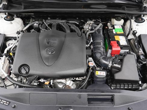 Used 2020 Toyota Camry XSE w/ Blackout Package FWD image 30