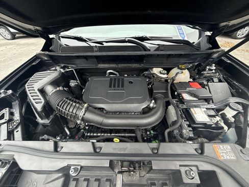 Certified 2023 GMC Acadia SLE w/ Driver Convenience Package image 33