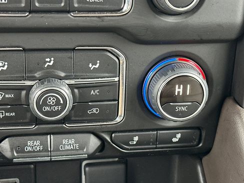 Used 2023 Chevrolet Suburban Z71 w/ Off-Road Capability Package image 30