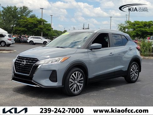 Used 2022 Nissan Kicks SV FWD image 3