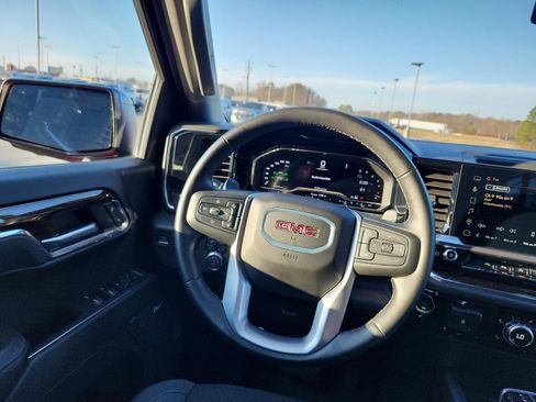 Certified 2024 GMC Sierra 1500 Elevation w/ Preferred Package image 12