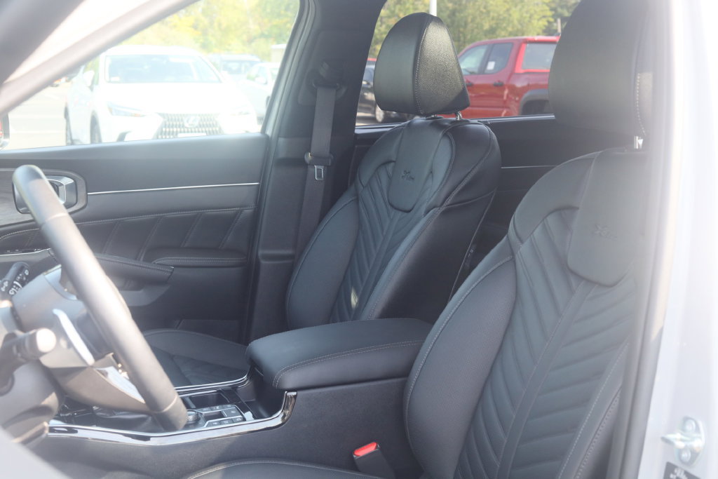 Used 2025 Kia Sorento SX Prestige AWD/4WD image 8