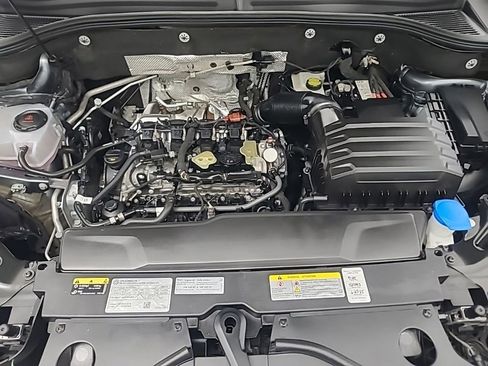 Used 2025 Volkswagen Atlas Cross Sport SE image 39