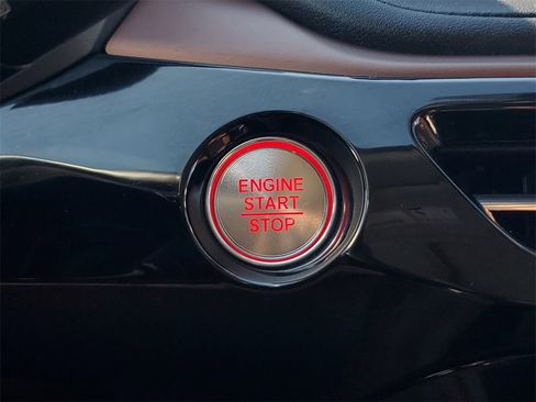 Certified 2023 Acura MDX SH-AWD w/ Technology Package image 32