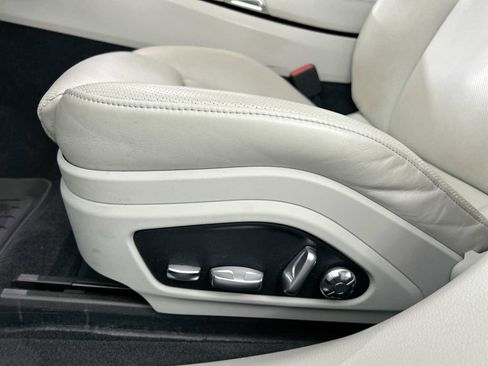 Used 2018 Porsche Panamera 4 Executive image 14