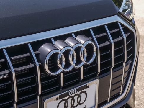 Used 2025 Audi Q3 2.0T Premium w/ Convenience Package AWD/4WD image 5