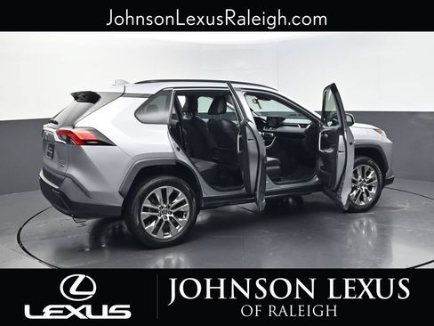 Used 2021 Toyota RAV4 XLE Premium AWD/4WD image 30