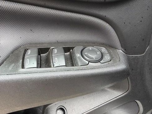 Used 2023 Chevrolet Equinox RS FWD image 17
