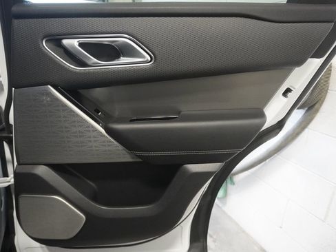 Used 2020 Land Rover Range Rover Velar S image 25