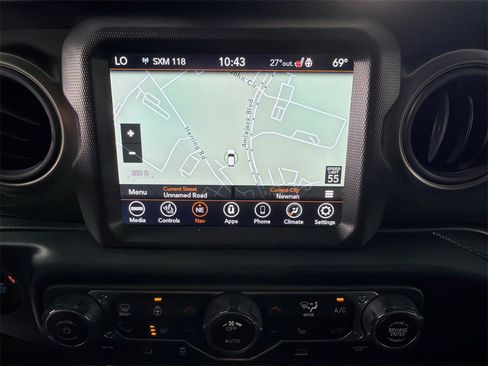 Used 2023 Jeep Gladiator Willys image 2